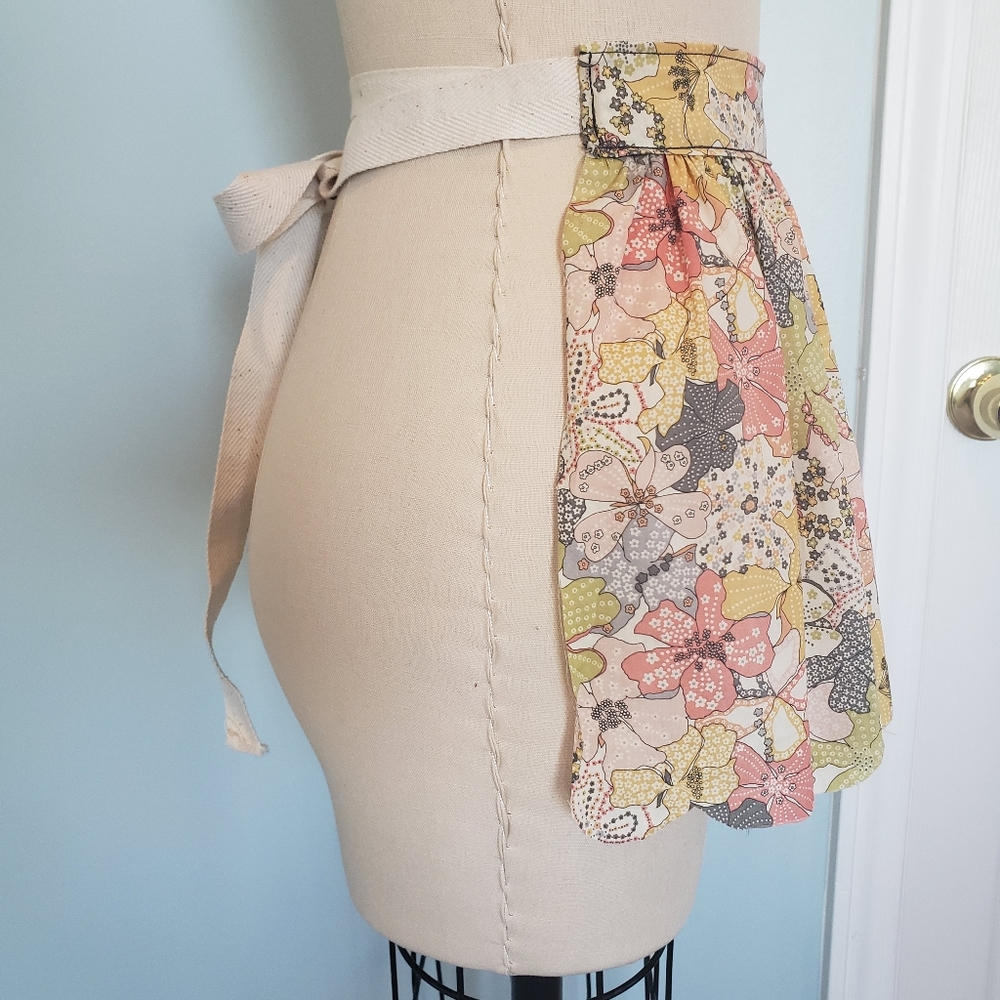 Vintage 1960's Flower Sack Apron - Picture 3 of 15